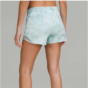 lululemon hottie hot shorts - size 2 - inseam 4”